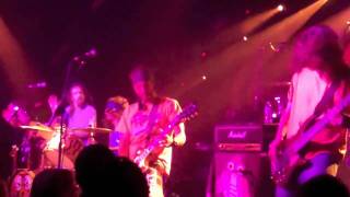 Full Service: "Trumpets" live in Chicago