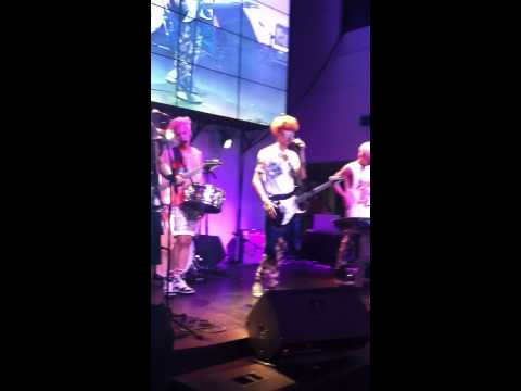 [FANCAM] 140527 SAY YES - Get Out (comeback song) @ KPUB BBQ