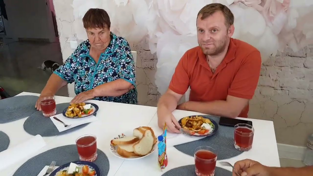 Курица на помидорах! Самвелу понравилось