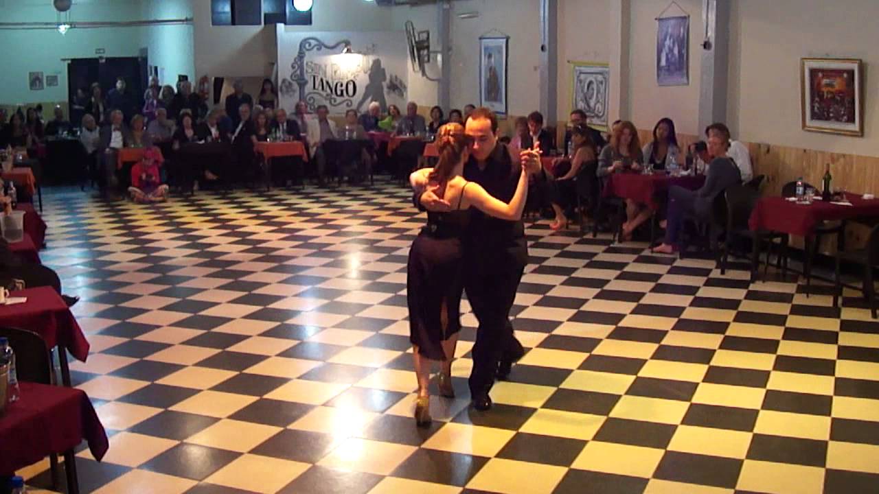 Sin Rumbo, bailan Jose Ferraro y Paola Tacchetti 1/3