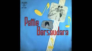 Download lagu PATTIE BERSAUDARA - IK HIELD VAN JOU mp3