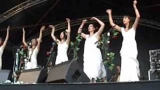 Mediaeval Baebes - Adam Lay Ibounden live