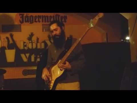 Tomor Barnabás basszus szóló - Harakyru Band koncert, Könyvtár Kub 14.03.01.