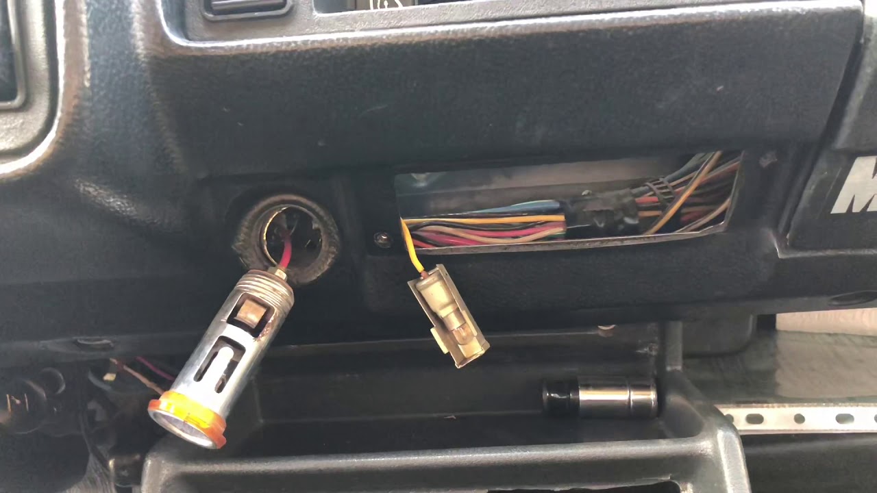 как снять прикуриватель на ваз 2105