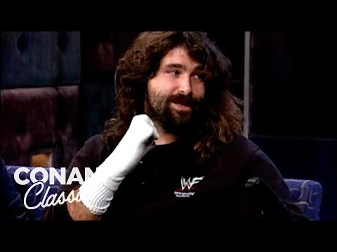 米克-弗利解釋他是如何失去部分耳朵的 - "深夜與柯南-奧布萊恩"。 (Mick Foley Explains How He Lost Part Of His Ear - "Late Night With Conan O'Brien")