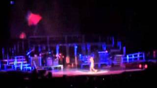 Justin bieber singing omaha mall