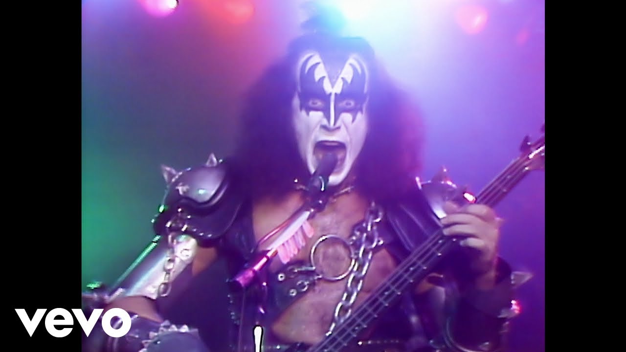 Kiss - I Love It Loud (Official Music Video) - YouTube