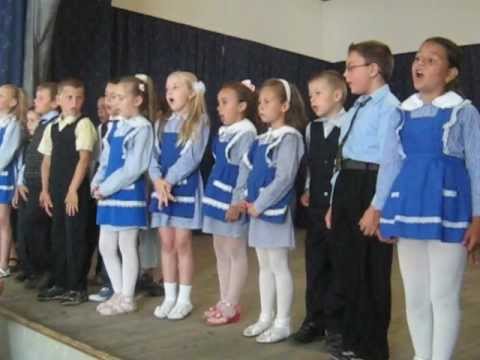 02 Serbarea de sfarsit de an scolar - Raciu - 22 iunie 2012 - MVI_2641.AVI