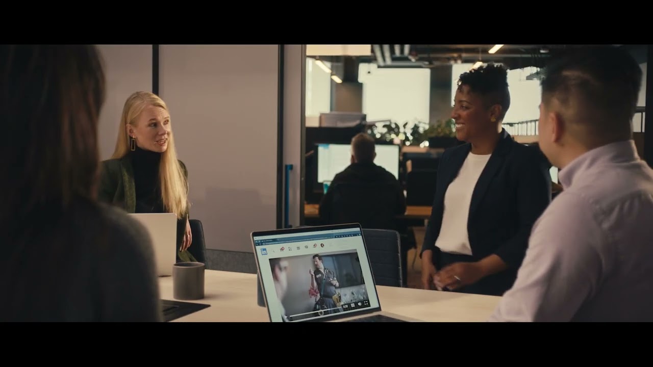 LinkedIn Connected TV Ads: Reach Buying Groups Right in Their Living Rooms!