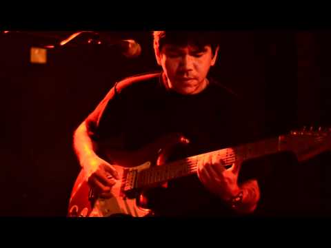 Papa M - Arundel Intro + Roadrunner (Live in Leeds)