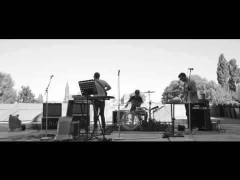 YOURS  - Colt Silvers - Live au Musée d'art Moderne