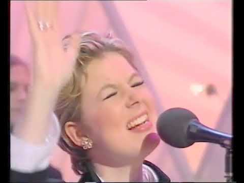 Scarlet - Independent Love Song (live) - Pebble Mill at One