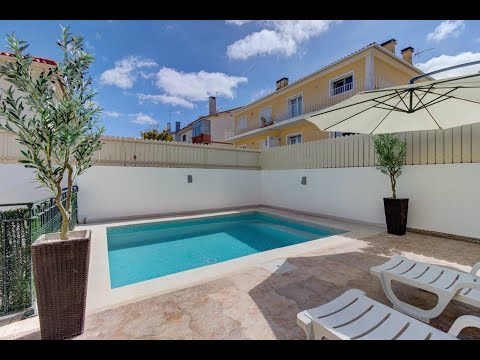 Moradia T5 em Vialonga, Lisboa, garagem p 5 carros, jardim e piscina. Description in English, below