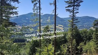Video Poloviční dech. Písnička od Soni Siepakové a Lubomíra Svobody.