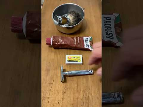 Traditional Wet Shave 🪒#SafetyRazor #traditionalshaving #lighter #afeitadoclasico