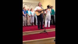 Reg Meuross and choir dragonfly