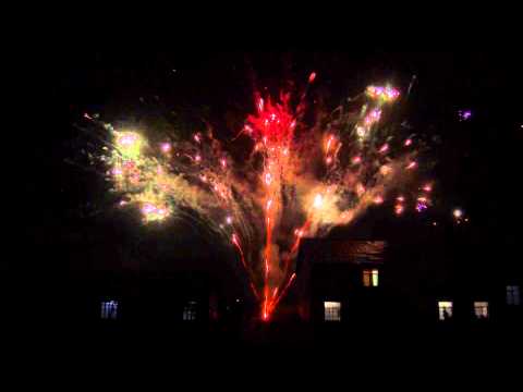 SCF1218/300 -    300s 20mm Red Strobe, White Strobe, Blue Star w Whistle Fan Cake