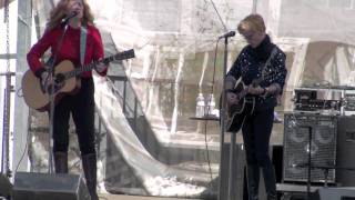 Allison Moorer &amp; Shelby Lynne - &quot;A Soft Place To Fall&quot; 10/3/10