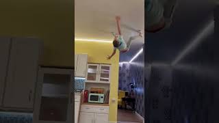 Download lagu BIT BY SPIDER!! Can Walk On Walls🕷😱 #short #shorts #funny mp3