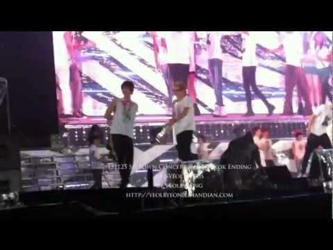 [Fancam] 121125 SMT in Bangkok - Ending (Chanyeol & Kris Focus)