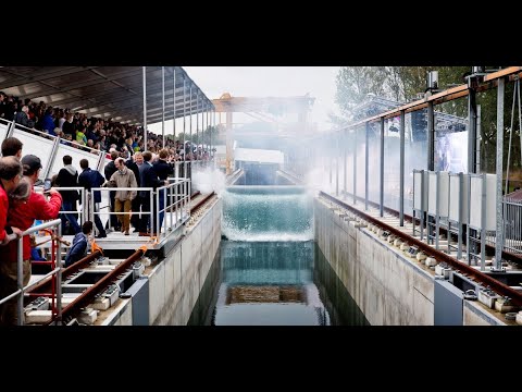 Una hipnótica ola creada en Holanda hqdefault - Una hipnótica ola creada en Holanda