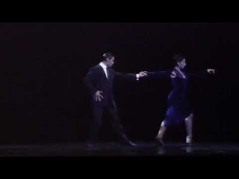 Gallo ciego , Leonardo Luizaga & Paola Luizaga