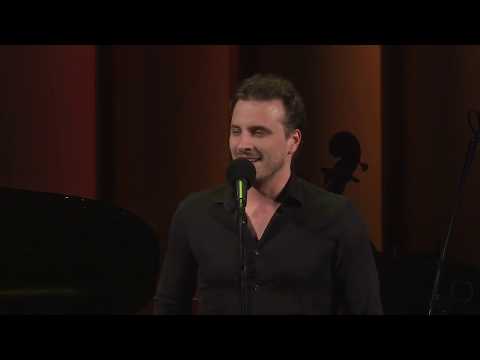 Z dobrych przeczuć - wyk. Juliusz Godzina | 38. Studio Piosenki - reż. Janusz Gast