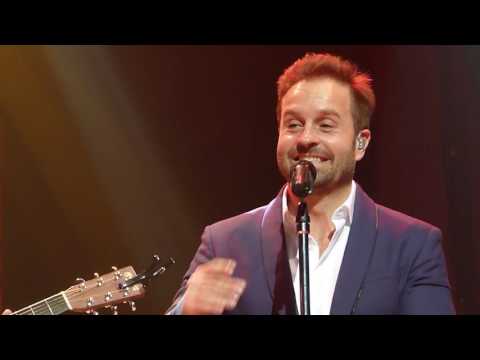 Alfie Boe & Michael Ball 'Wonderful World' +(Alfie's Giggles) Nottingham 10.12.16 HD