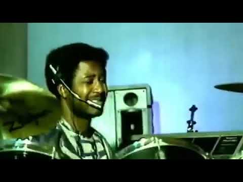 Guy Bilong et The Camerlog’s- Onguele (Clip Officiel) 1989