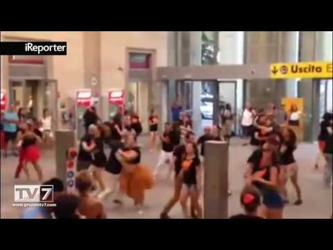 TUTTI PAZZI PER LO SWING, DALLE STRADE ALLA STAZIONE