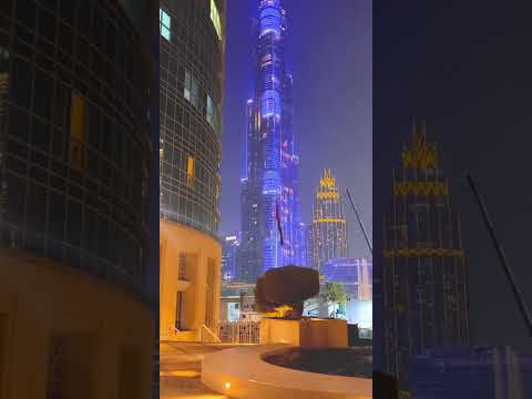 Burj Khalifa: The Lighthouse in the Desert Night!