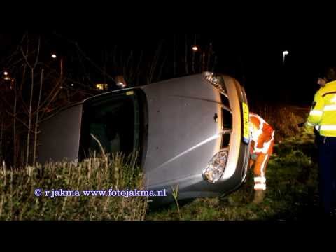 Auto van de weg geraakt op de Bloklaan N403 Loosdrecht 05-01-2014