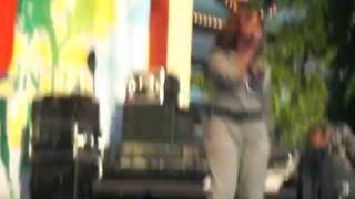 Janet Leon - Heartache on the dancefloor