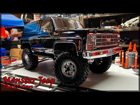 Unboxing a Traxxas TRX-4 Blazer/Black Edition!