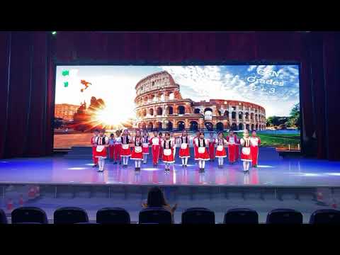 Kids dancing Tarantella