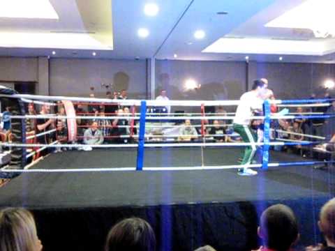 Muay Thai Norbert Grulicik v Daniel Glynn part 1