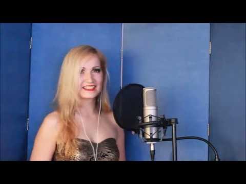 Rita Raga performing You Got the Light (by Simon Moon and Magic Sense feat. Rita Raga)