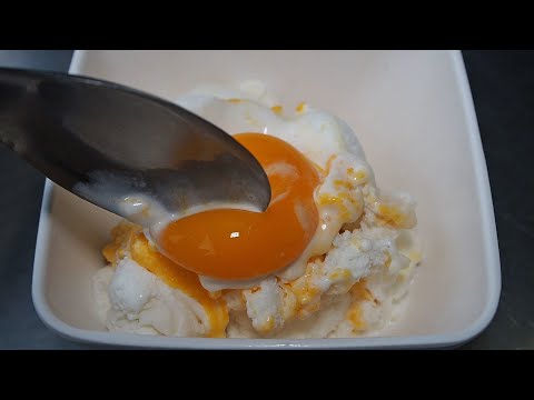 Thai Street Food 2019 - Coconut Milk Ice Cream With Egg Yolk - Thai Food - Bangkok Thailand