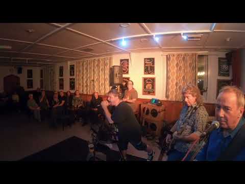 Custyrd Pye perform Mama Told Me (Not To Come) (1967)