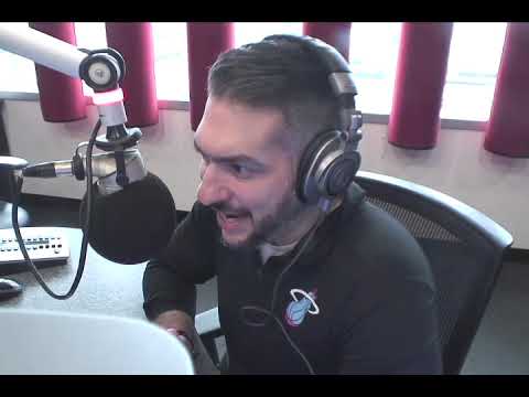 Valenti Show - Mike opens show with Steve Yzerman announcement