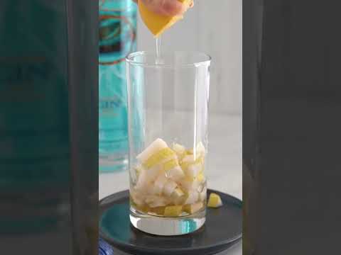 Spiced Pear Collins cocktail 🍐 #gin #cocktail #spicedpear #shorts