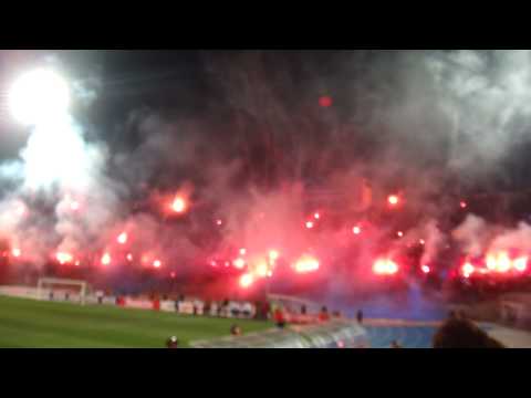 "Salida U de Chile Chivas - Semifinales" Barra: Los de Abajo • Club: Universidad de Chile - La U