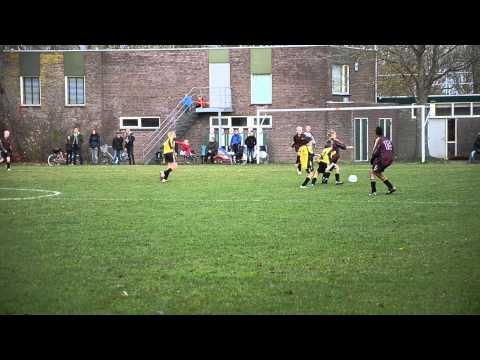 Mooie voorzet 30 november 2013 D4 - D5 SC Bolsward