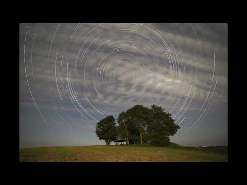 Sternspuren am Gupfen bei Vollmond