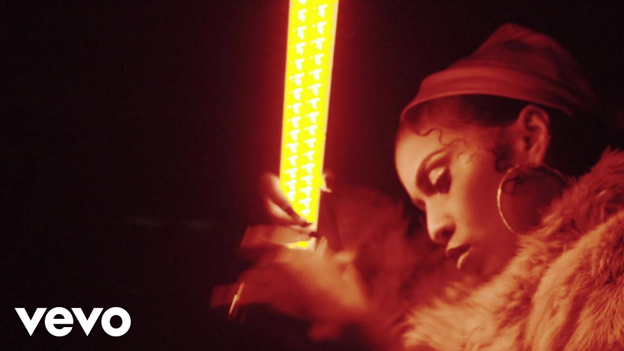 IAMDDB – “Oooo”