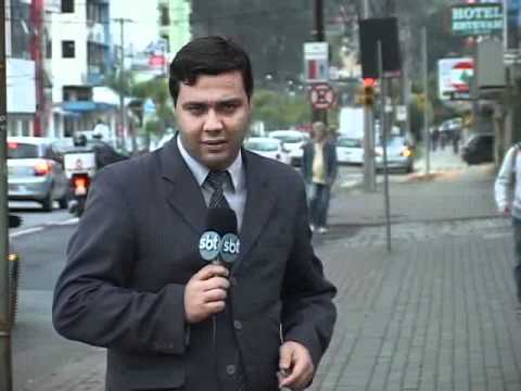 SBT Meio Dia: Polícia prende mulher por tráfico de drogas em Blumenau (18/08/2011)