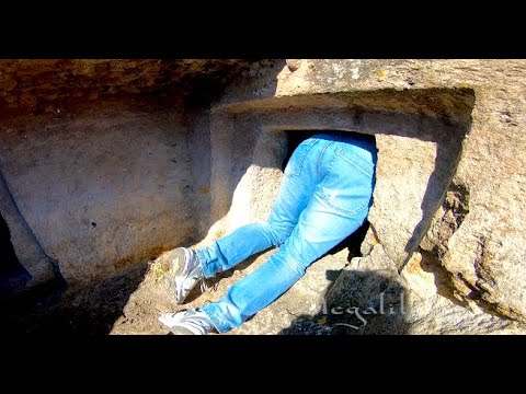 Inside Real Gnomes Houses - p4 of the 2019 Sardinia Expedition