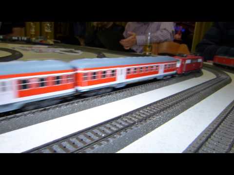 31. Stummi-Treff WN,  12 - BR 111 041-0 (Märklin 3660) mit Nahverkehrswagen.