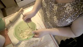 треугольники с сыром и соленым огурцом
