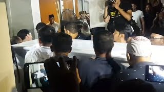 Jenazah Herman Seventeen Tiba di Rumah Duka